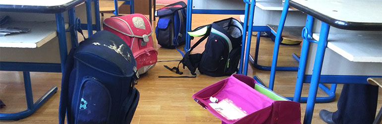 Smireno nastavite s lekcijom, a s učenikom razgovarajte nasamo