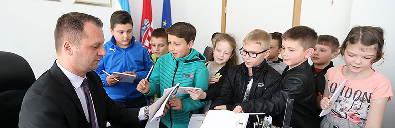 Osnovci iz Slatine kod župana